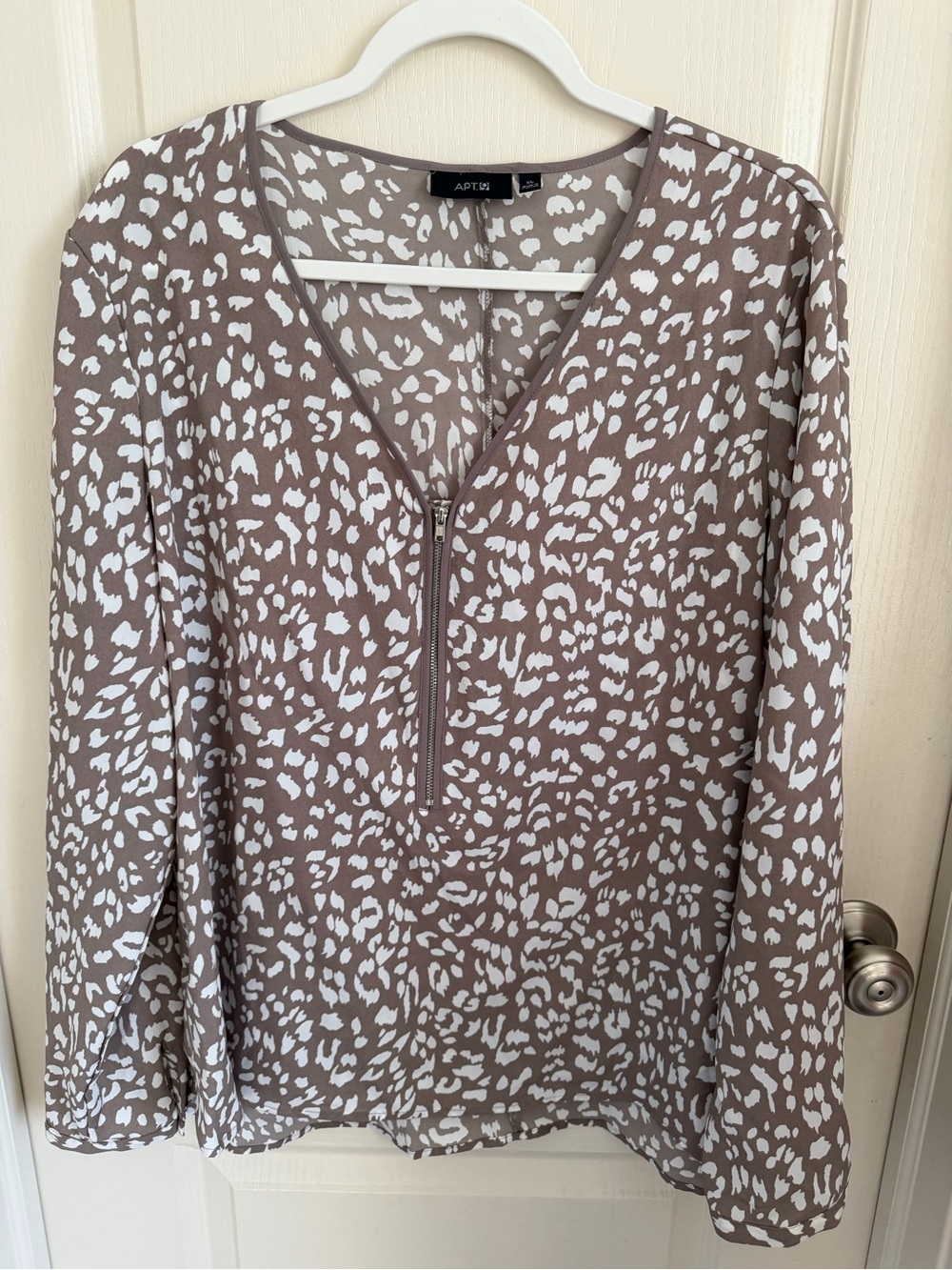 Apt. 9 Taupe and White Leopard-Print Long Sleeve V-Neck Top with Zip